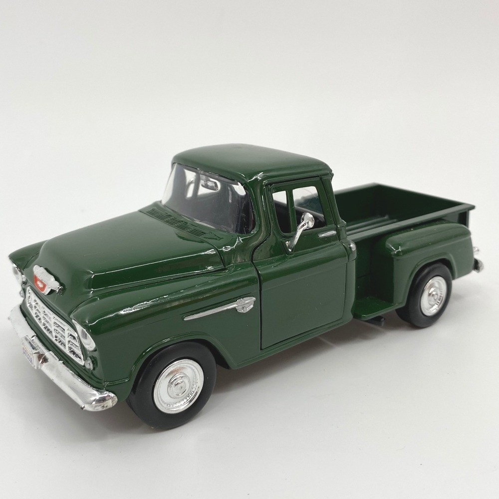 MotorMax 1955 Chevrolet Stepside Pickup Truck 1:32 Diecast Green 73236D